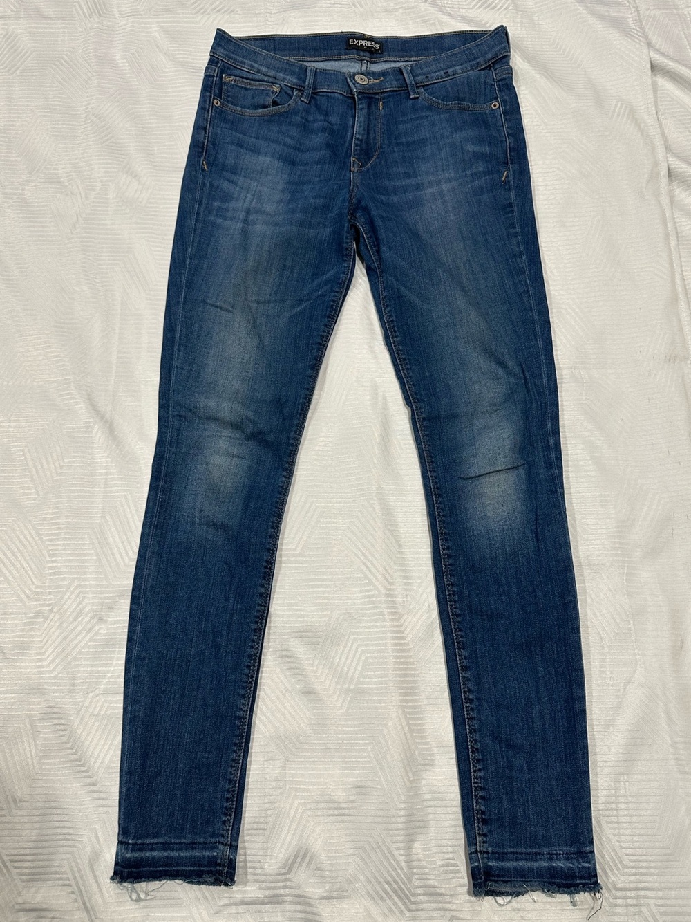 Express Mid-Rise Dark Wash Legging Jeans Style 027190164 Frayed Hem Size 8